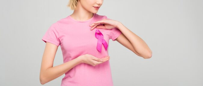 Niestandardowe_2000_848_cropped-view-of-girl-posing-in-pink-t-shirt-with-b-2024-11-12-03-58-23-utc